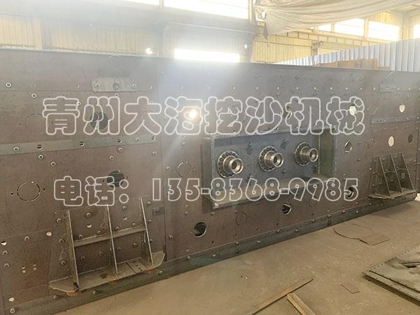 2460型三轴震动筛